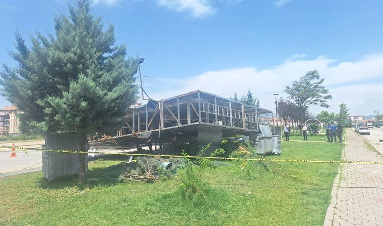 Ayşe'nin ölümüne neden olan 'reklam panosu' inceleniyor