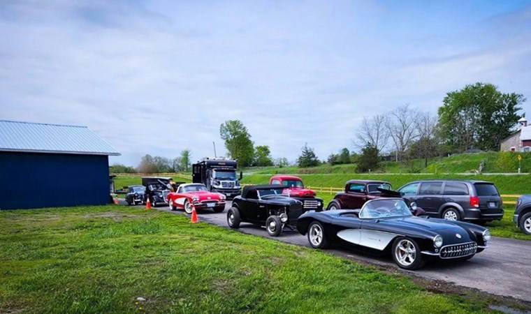 100 milyon liralık hırsızlık! Tam 16 klasik otomobil ahırda bulundu...