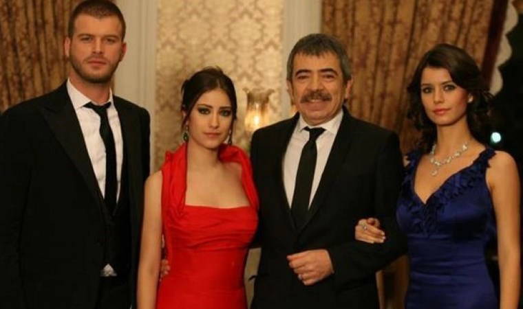 Hazal Kaya ve Beren Saat, 15 yıl sonra birbirlerini takip etti