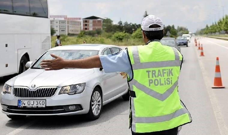Bakan Yerlikaya duyurdu... Milyonlarca araca denetim yapıldı: Binlerce sürücüye işlem yapıldı!