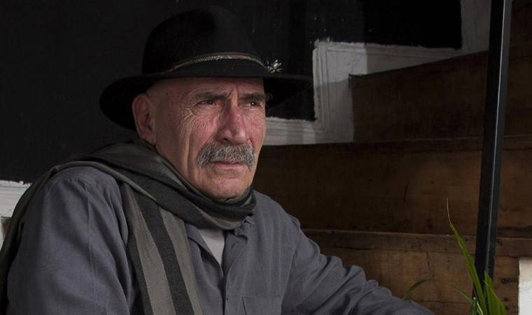 Tuncel Kurtiz'in mezarının hali sosyal medyada gündem oldu