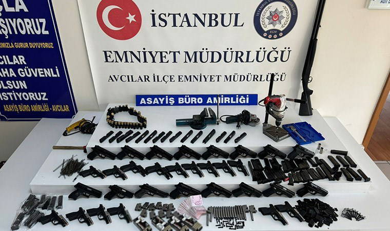 Küçükçekmece'de yasa dışı silah ticareti operasyonu: 2 gözaltı