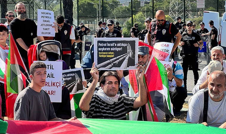 İzmir'de SOCAR önünde Filistin protestosu: 'İsrail'in petrol ihtiyacının yarısını tek başına karşılıyor!'
