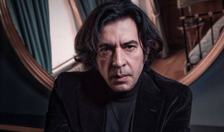 Okan Bayülgen'den yeni oyun: Deniz Tansel Öngel‘le başrolü paylaşacak