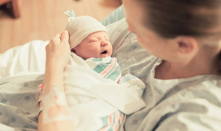 İktidar 'doğum oranını' artırmak için harekete geçti: 3 çocuğa 'asgari ücret' kadar destek