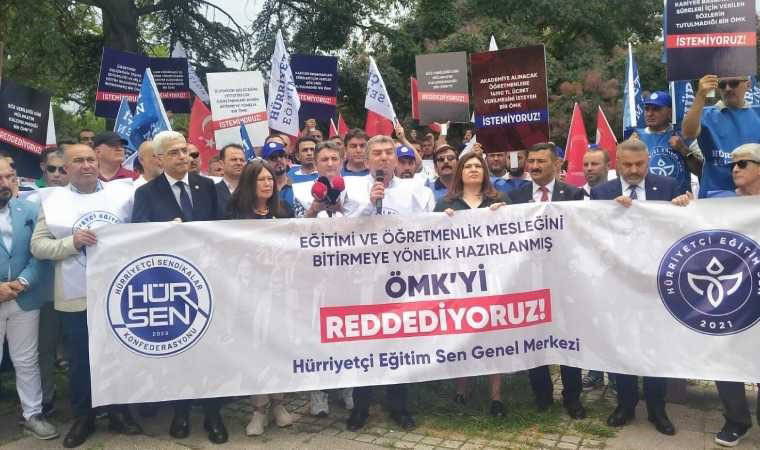 Hürriyetçi Eğitim Sen'den Öğretmenlik Meslek Kanunu protestosu: 'Öğretmen düşmanları yapmış olsaydı ancak böyle bir kanun yapabilirdi'