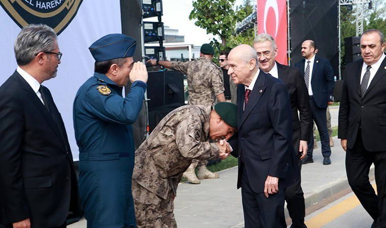 CHP'den 'o fotoğrafa' sert tepki: 'Bu ülke daha çok 15 Temmuz'lar yaşamaya gebedir'