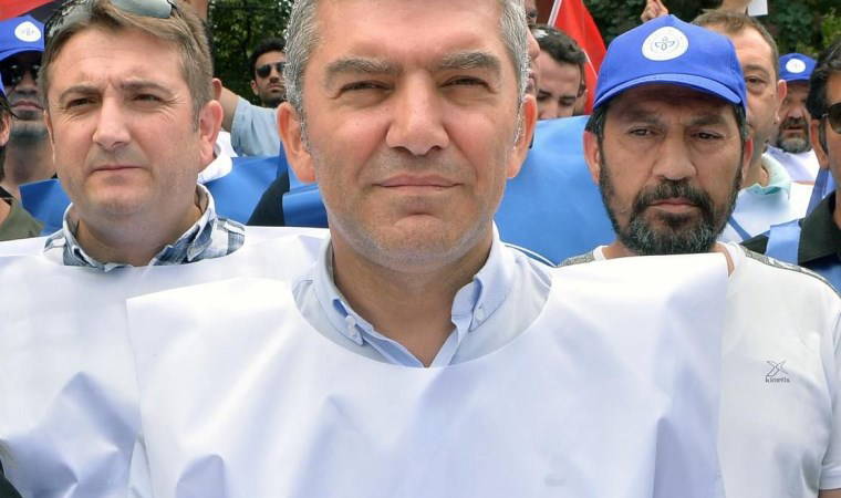 Kuruoğlu'ndan Tekin'e mazeret tayini eleştirisi: 'MEB tarihinde bir ilk'
