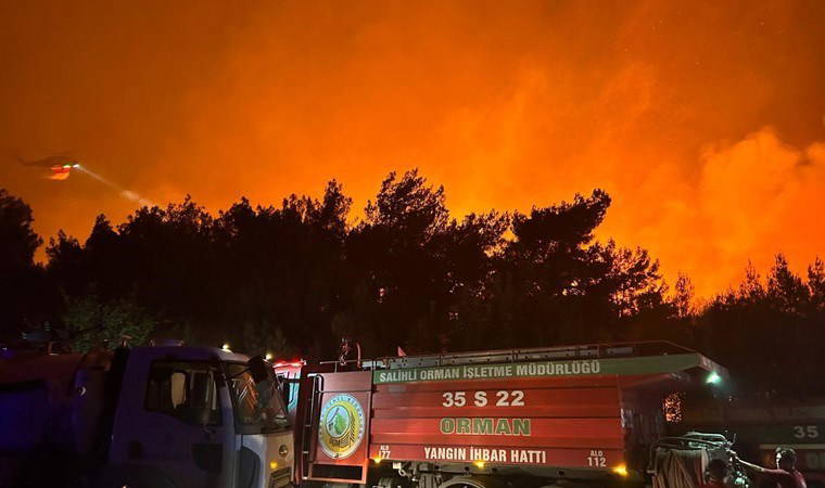 İzmir’deki yangın yerleşim yerlerine yaklaştı: Tahliye başladı!