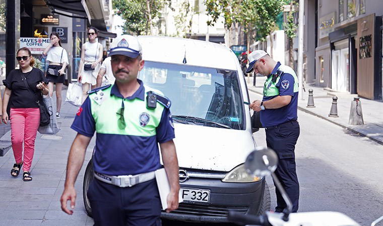 Şişli'de kaldırımları işgal eden 60 araca ceza yağdı