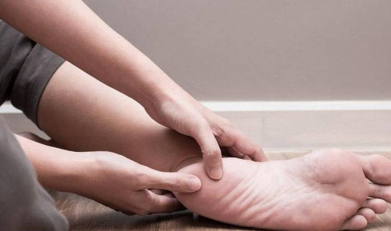 Pürüzsüz ve yumuşak topuklara sahip olmak için 5 doğal öneri!