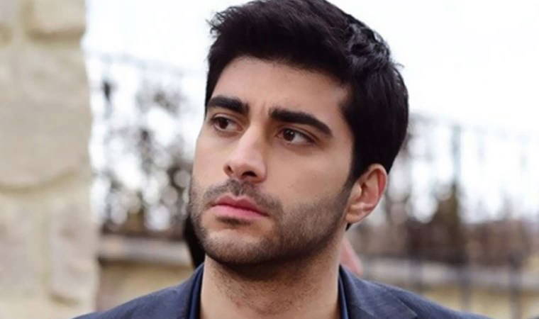 Kızılcık Şerbeti’nin Fatih’i Doğukan Güngör, Survivor yarışmacısı Aleyna  Kalaycıoğlu ile plajda!