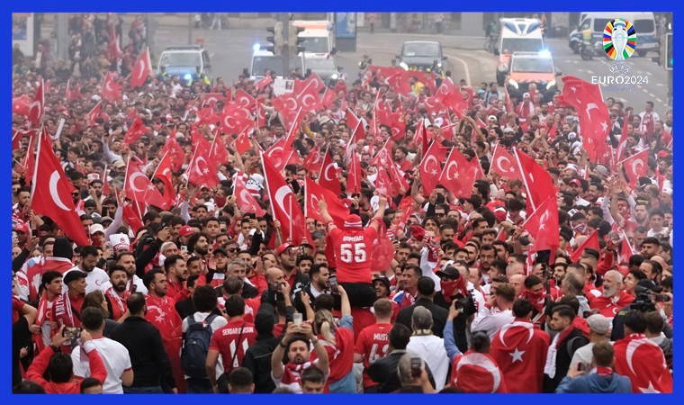 Avusturya maçı öncesi... Leipzig sokakları kırmızı-beyaza büründü!