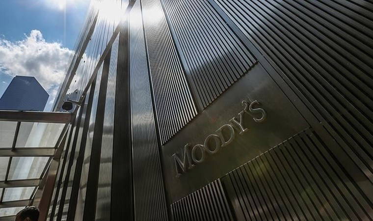 Moody’s, Türk bankasının notlarını üç kademe birden yükseltti