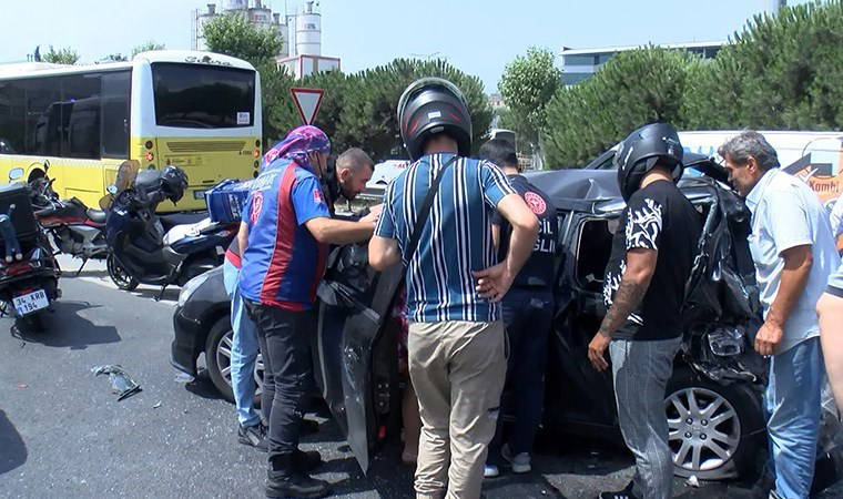 Küçükçekmece Basın Ekspres yolunda kaza: 1 yaralı