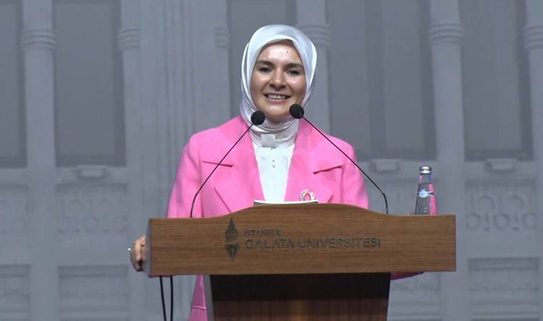 Çıkış harcına zam, vize sorunu, dolar kuru... Bakan gençlere 'Bütün dünyayı gezin' tavsiyesi verdi