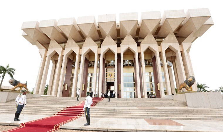 Afrika ülkesinde Cumhurbaşkanlığı Sarayı'na hırsız girdi