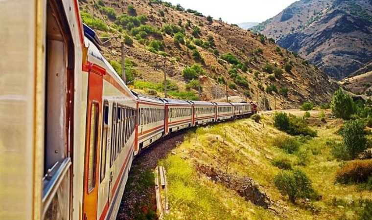 Kars’ta yurttaşların tercihi ’tren yolculuğu’