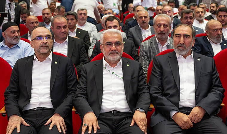 Zekeriya Yapıcıoğlu tek aday olarak girdiği HÜDA PAR genel başkanlığı seçimlerinde yeniden seçildi