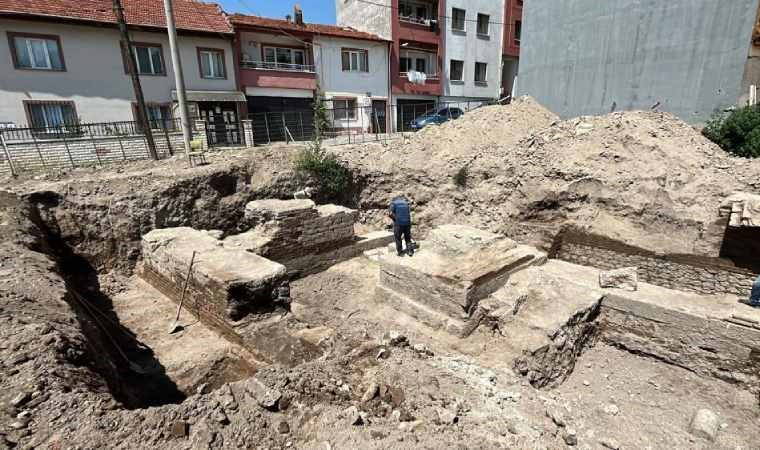 Apartman yapılacak yerin altından tarihi hamam çıktı