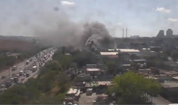 Avcılar'da geri dönüşüm tesisinde yangın!