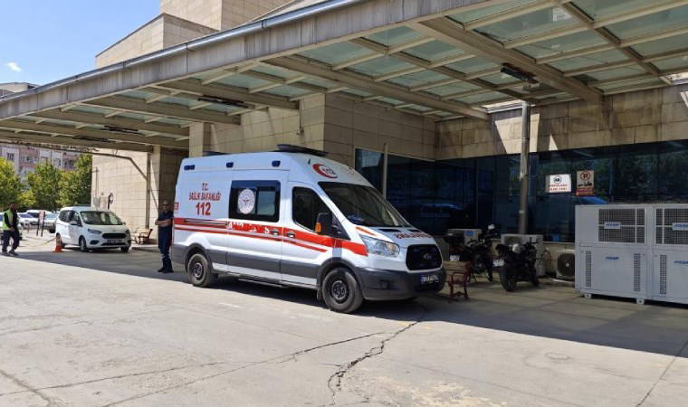 Siirt’te cinayet: Boşandığı kadını bıçakla öldürüp intihar girişiminde bulundu