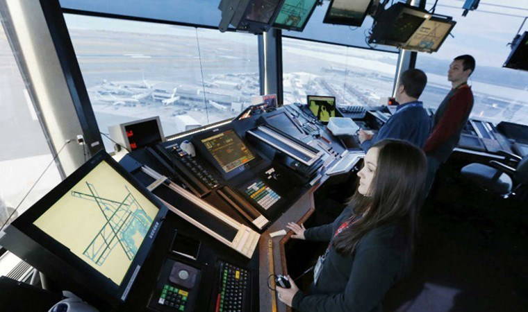 Hava kontrolörleri ‘inisiyatif almadan çalışma’ eylemini durdurdu