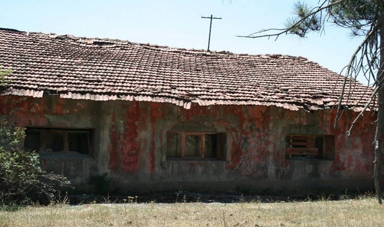 Pamukpınar Köy Enstitüsü kaderine terk edildi
