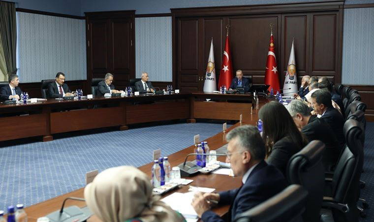 AKP’de aslında neler oluyor?