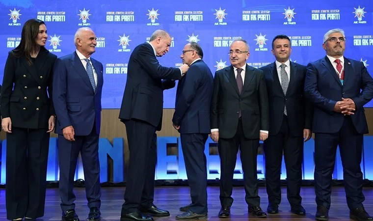 AKP transferlerine YRP'den sert tepki