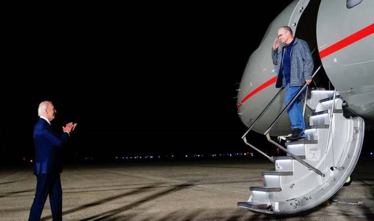 Takas operasyonu Ankara'da gerçekleştirildi: Biden ve Harris, ABD'ye dönenleri havalimanında karşıladı