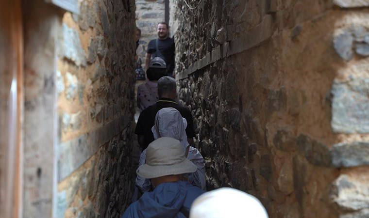 UNESCO dünya mirasındaki 700 yıllık Cumalıkızık'ta, 'Cinaralığı' kuyruğu