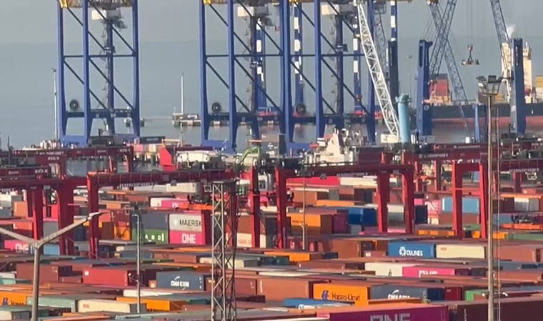 Marmara Denizi'nde makine arızası yapan Ro-Ro gemisi Ambarlı Limanı'na çekildi