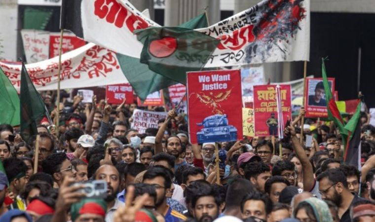Bangladeş'teki protestolar sürüyor: Başbakan öğrencileri görüşmeye çağırdı