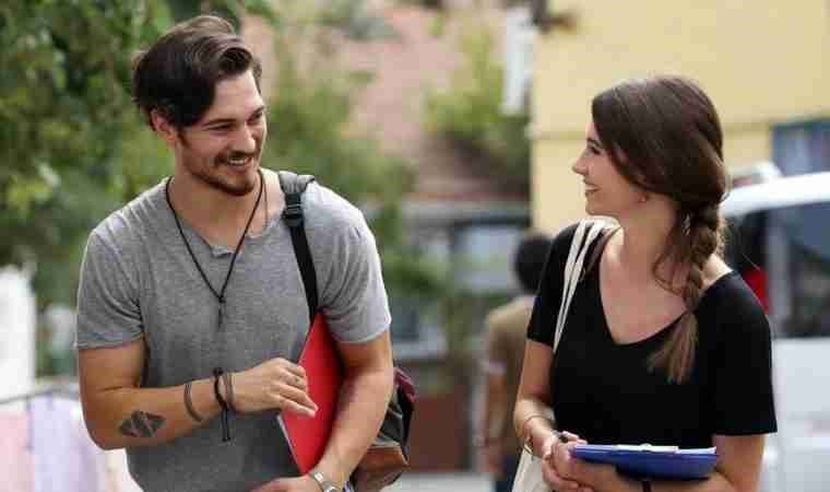 TV yayın akışı 4 Ağustos Pazar! Hangi kanalda ne var, günün filmleri ve dizileri neler?