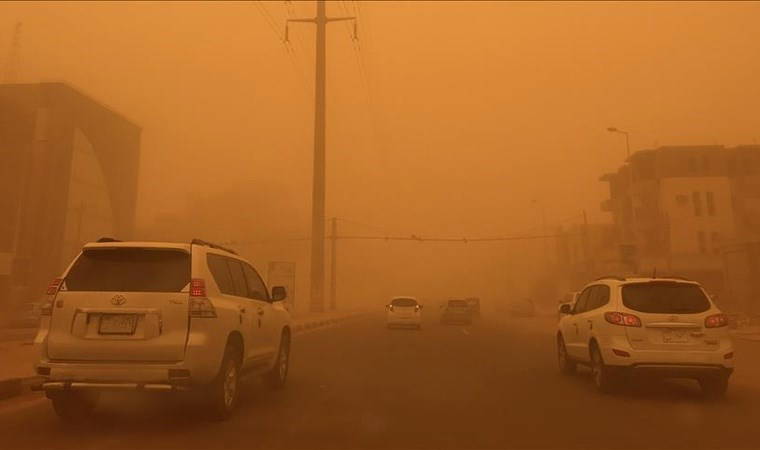 İran'ı kum fırtınası vurdu: Binlerce kişi hastanelere akın etti