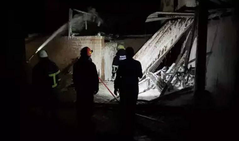 Yangına müdahale eden itfaiye ekibi saldırıya uğradı!