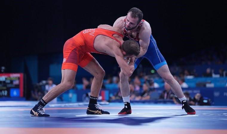 Enes Başar son 16 turuna yükseldi