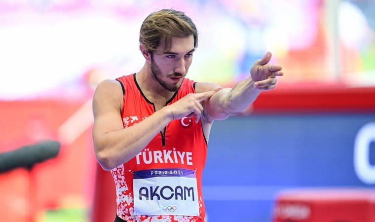 Berke Akçam, Paris 2024'te yarı finalde!