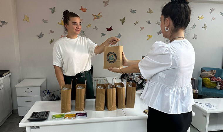 CHP'li belediyeden kadınlara 'hijyenik ped' desteği