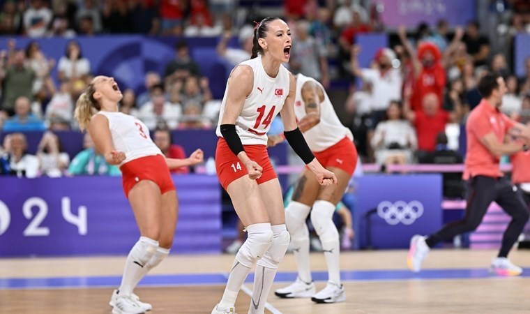 Filenin Sultanları sahada: Yarı final coşkusu Türkiye'nin her bir yanında dev ekranlarda...