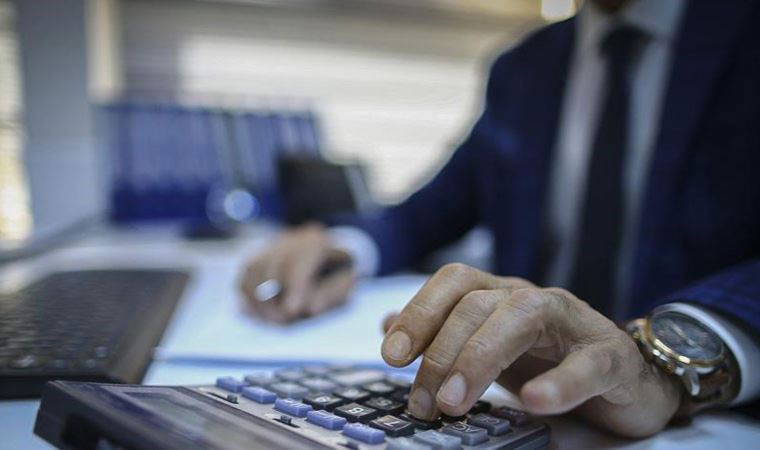 Maaşı her ay eriyor