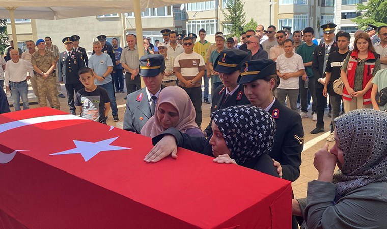 Operasyonda kalp krizi geçiren Astsubay Kalaz, son yolculuğuna uğurlandı