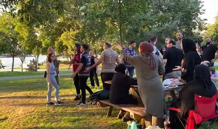 AKP binasının önünde hayvanseverlere engel