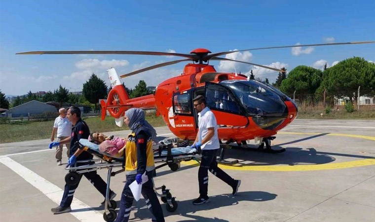 Baygınlık geçiren yaşlı kadın ambulans helikopterle hastaneye sevk edildi