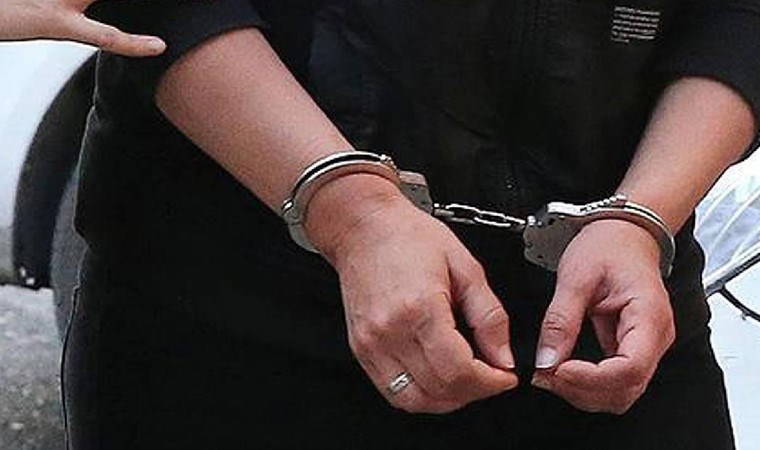 2 yaşındaki çocuğu balkondan attı: Üvey büyükanne tutuklandı