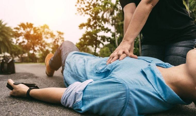 Trafik kazalarında ilk ve acil yardım nasıl yapılmalı? İlk yardım yaparken nelere dikkat edilmeli?
