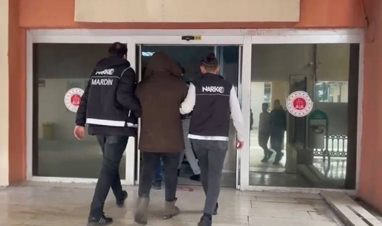 Apartmana uyuşturucu serası kurdular