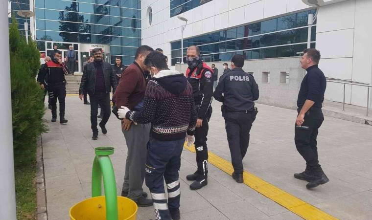 Adıyaman'da adliye bahçesindeki kavgada 2 kişi yaralandı