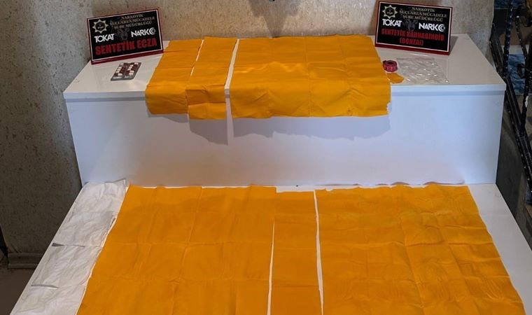 Durdurulan araçta peçeteye emdirilmiş 6 milyon TL’lik uyuşturucu yakalandı